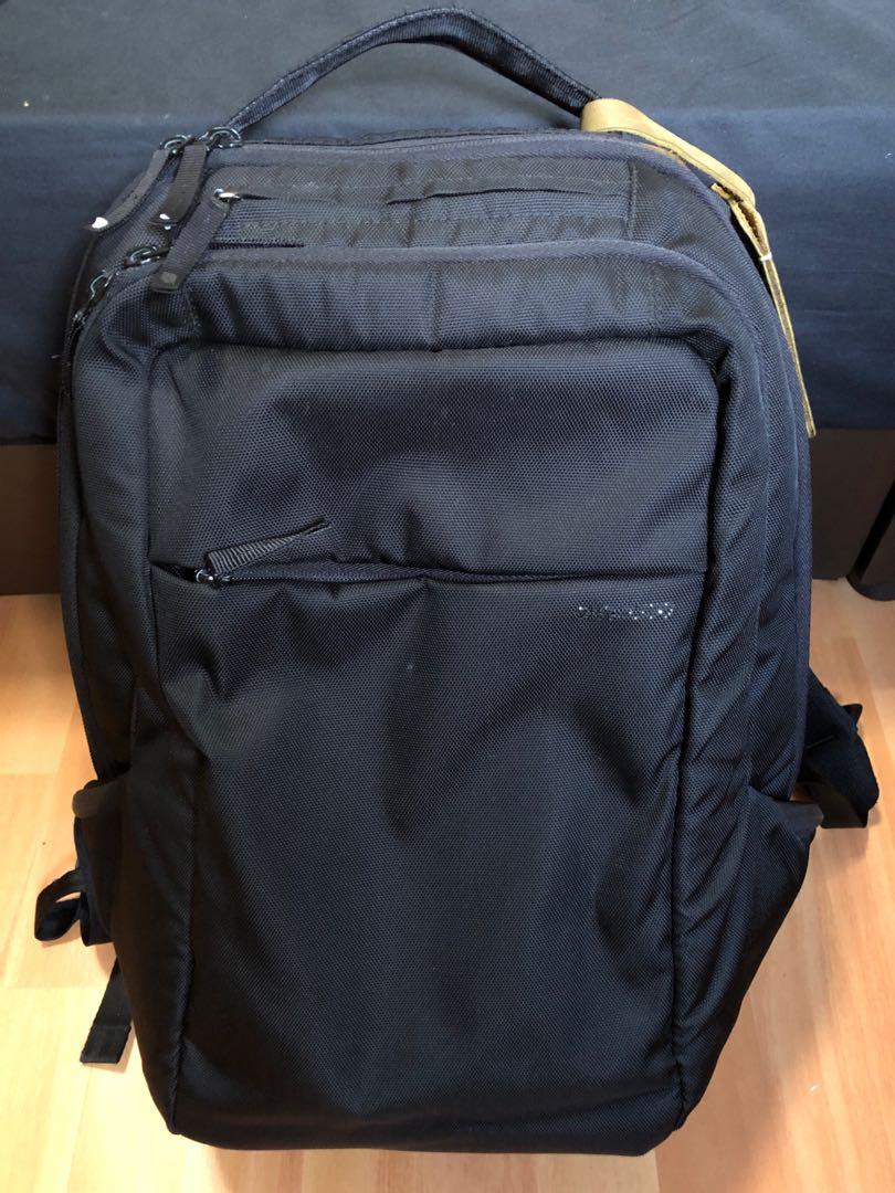 Incase Icon Backpack, Men's Fashion, Bags, Backpacks on Carousell