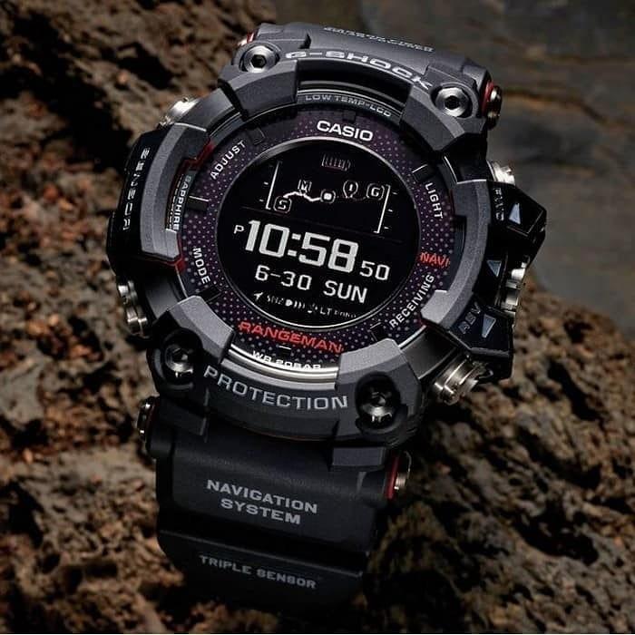 Jam survival outdoor tampilan depan