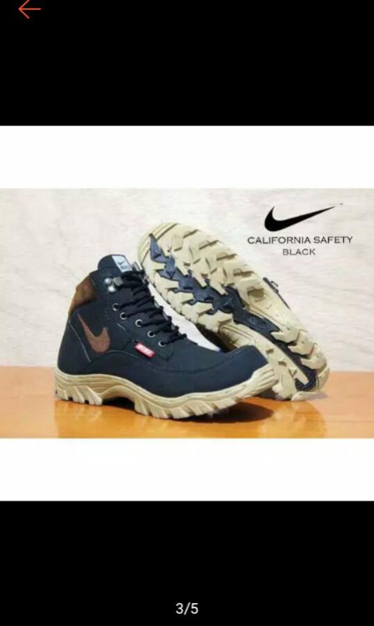 Preorder) Nike safety boots .steel Men's Fashion, Boots on