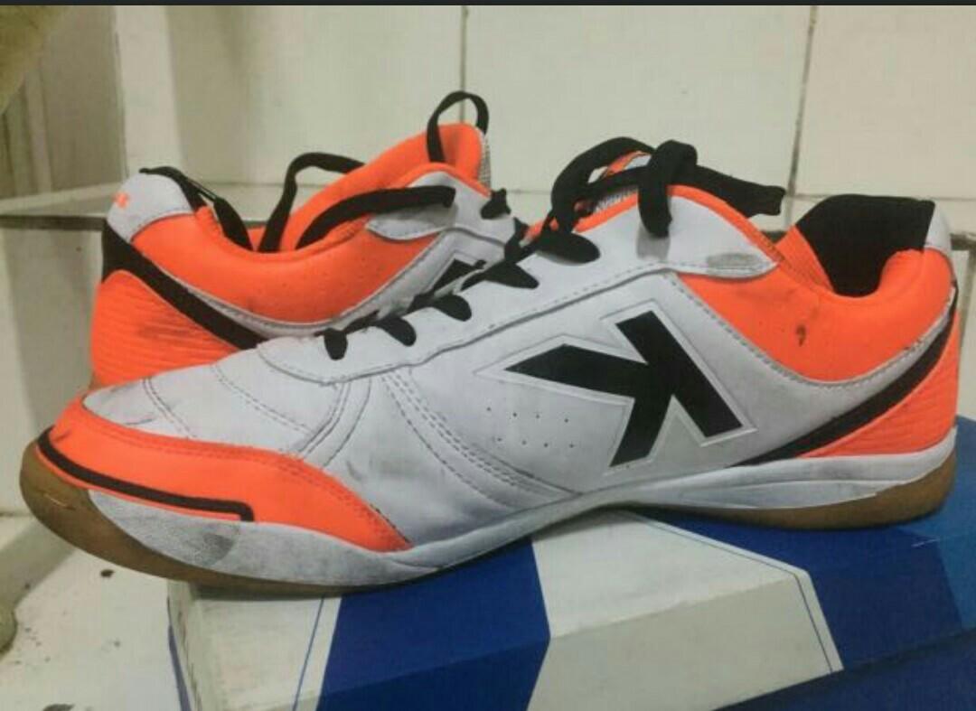 Sepatu futsal hot sale kelme