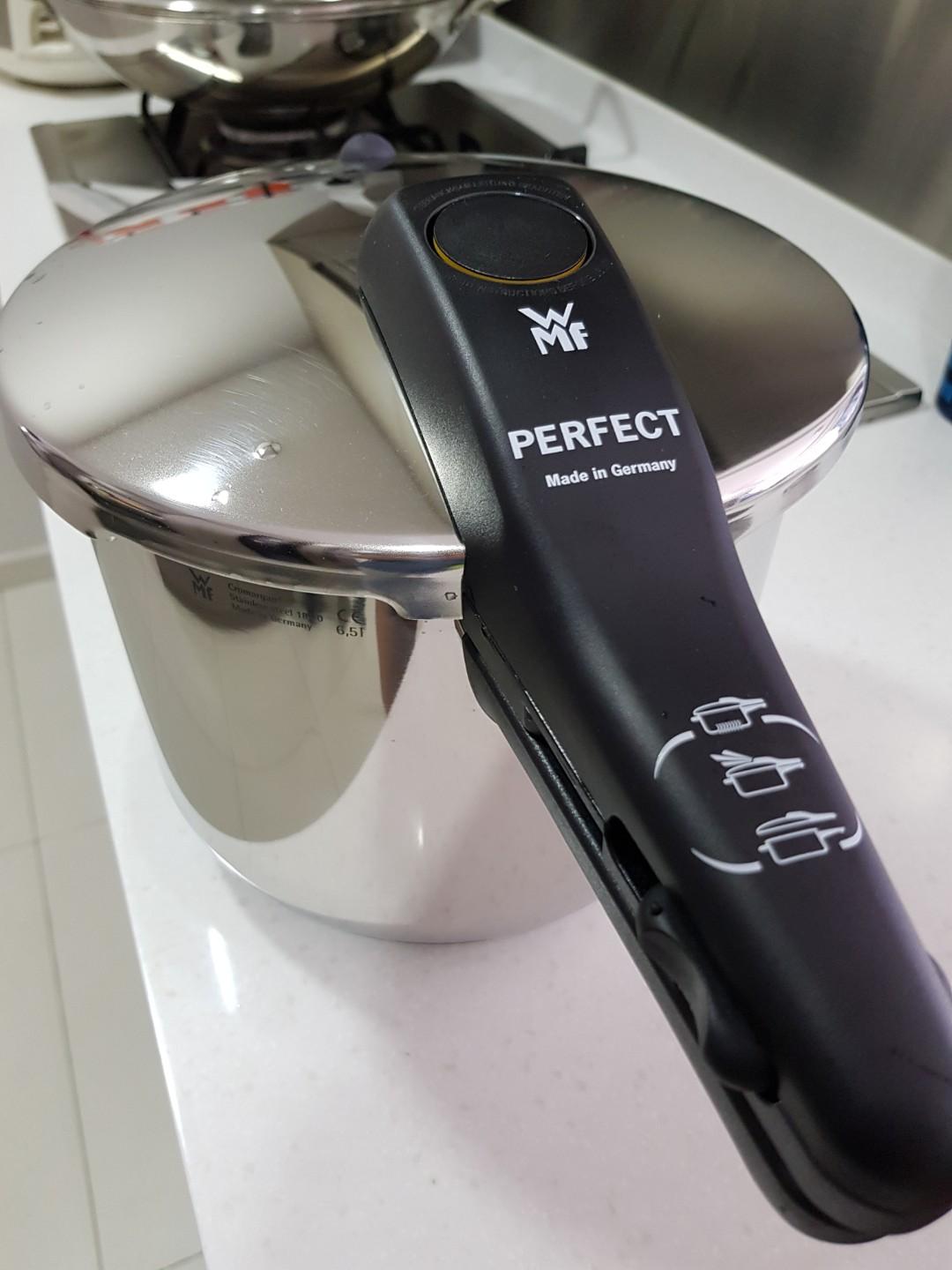 STOVE PRESSURE COOKER (4.5 litre), TV & Home Appliances, Kitchen