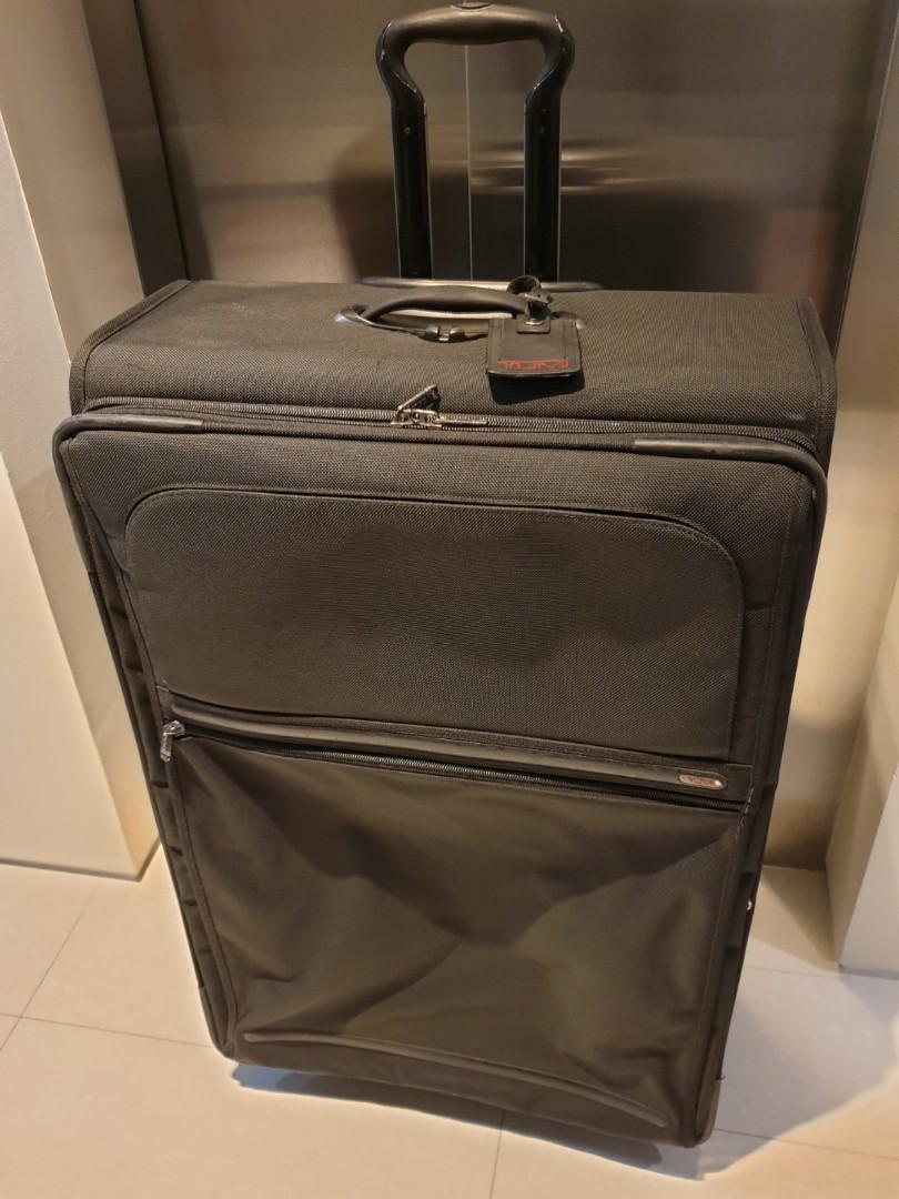 tumi 29 inch luggage