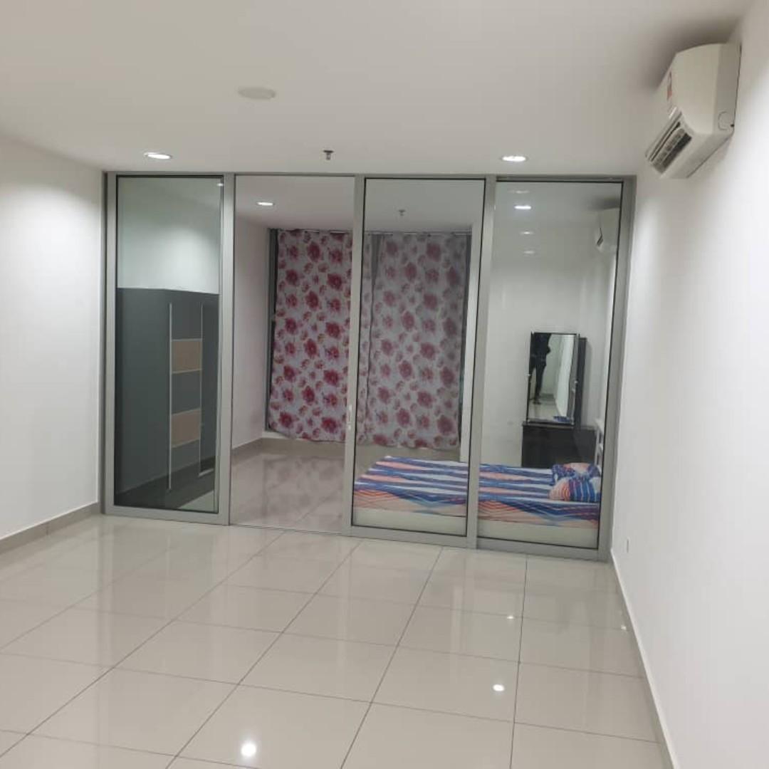 3 Elements Equine Specialist Soho Corner 647sf Aircond Kitchen Cabinet Property Rentals On Carousell