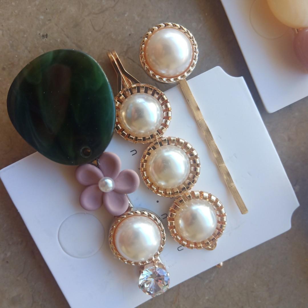 Acrylic Pearl Hairclip Set (Category: Hair Accessories) located in Hagunoy. Submitted by bellebowsph (Listing ID 226010994, Image 1). Description: 3pcs/set of trendy accessories ! Choose from 3, we only have 1 set for each color so hurry up and grab yours!.