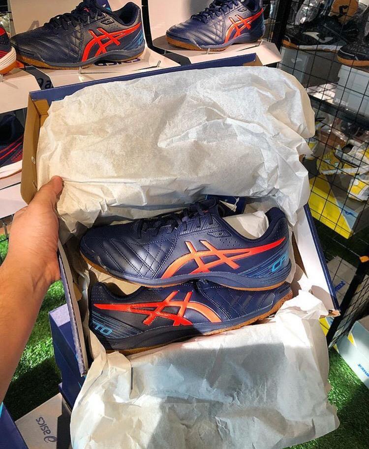 asics calcetto wd 8