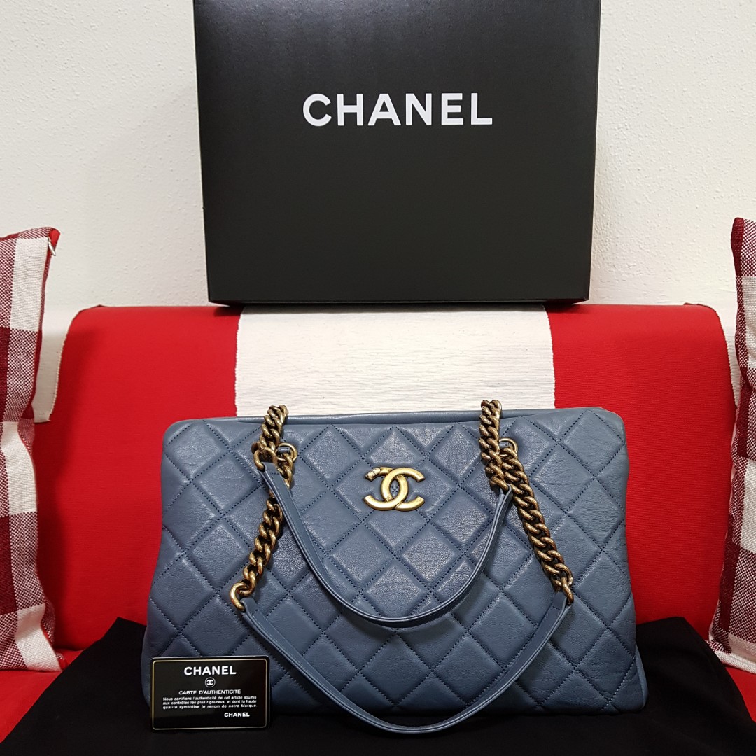 Authentic Vintage Chanel Bag, Women's Fashion, Bags & Wallets, Tote