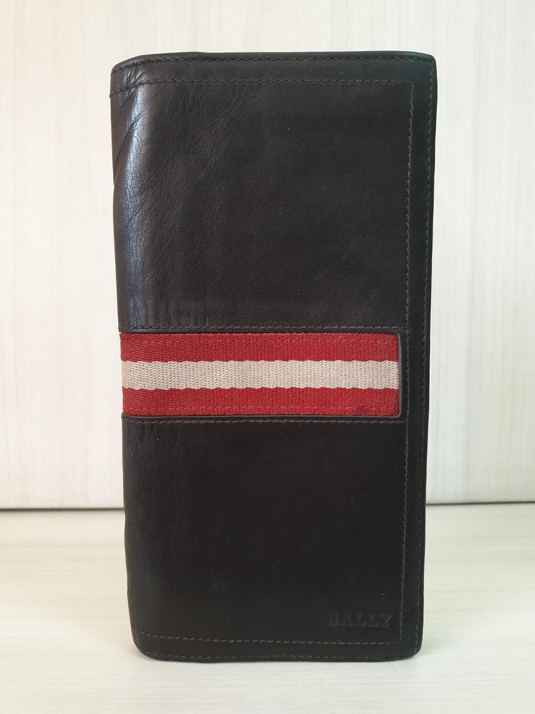 Bally Taliro Wallet (Original) (Category: Luxury Bags & Wallets) located in Manila. Submitted by lorenandi (Listing ID 226063643, Image 1). Description: ♡ Color: Black ♡ Rfs: Have a new one so not using it already ♡ This is an older Bally Taliro model.