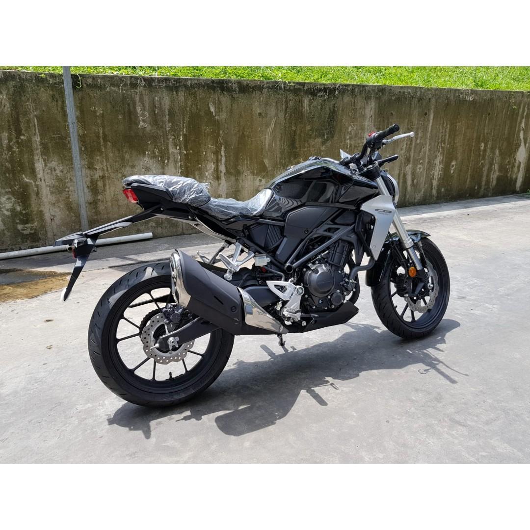 matte black street bike