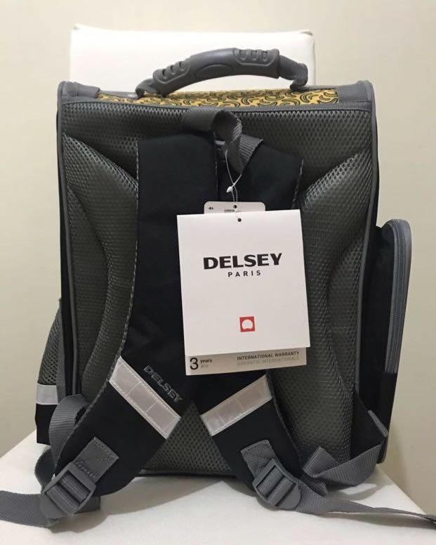 delsey minion backpack