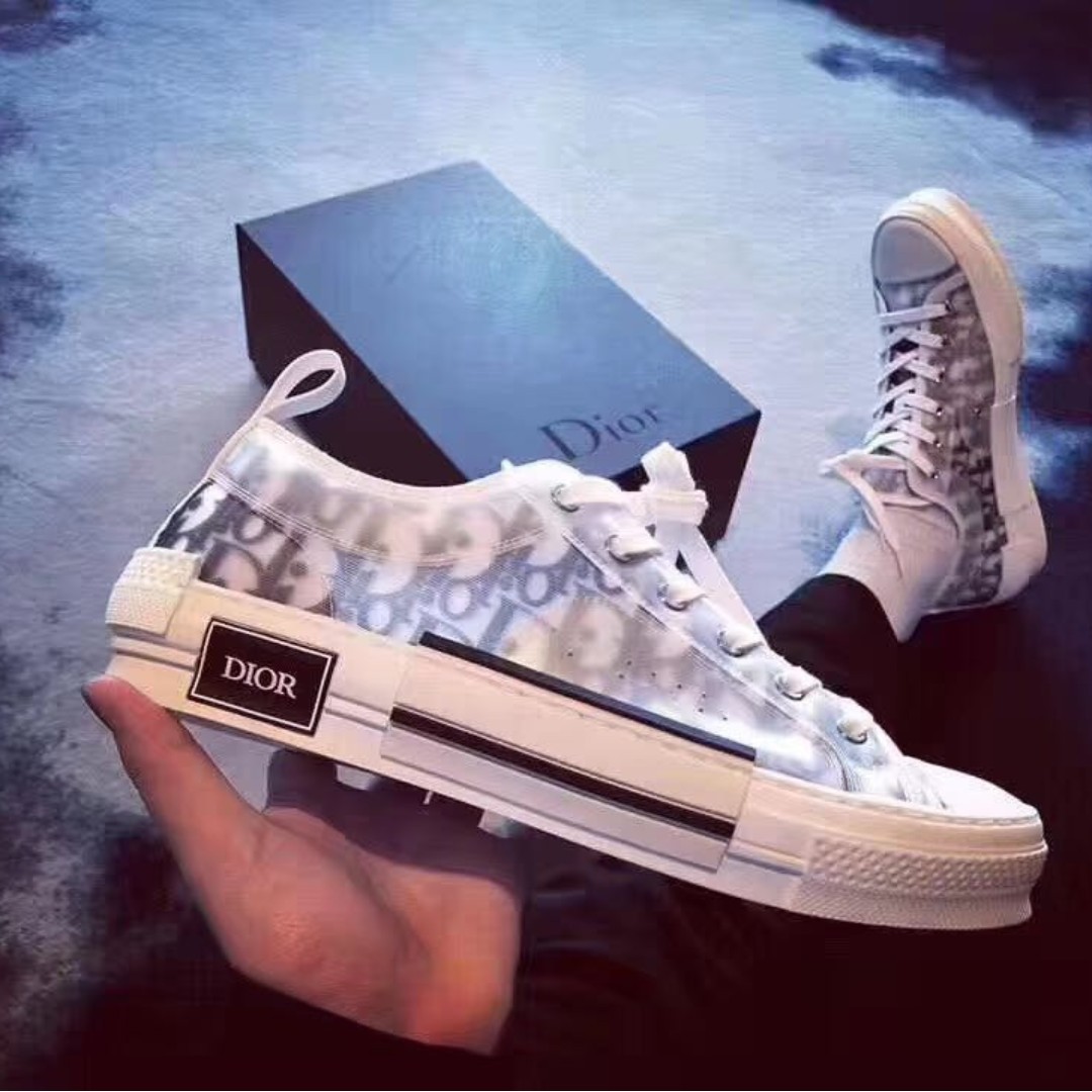 dior kaws sneakers