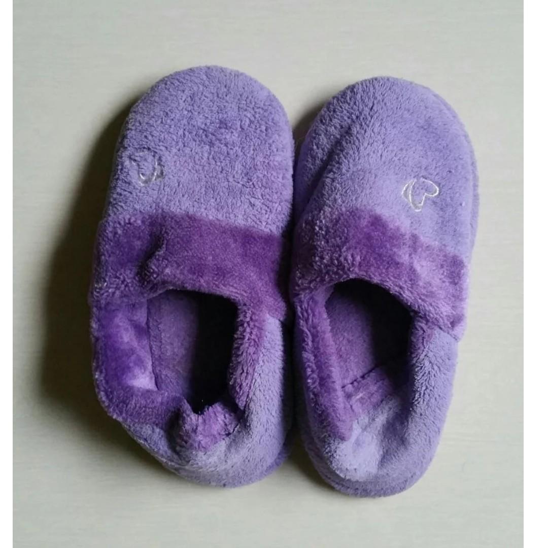 Purple fluffy slippers online