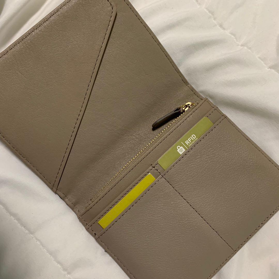 Fossil RFID Passport Case Holder/Wallet, Luxury, Bags & Wallets on