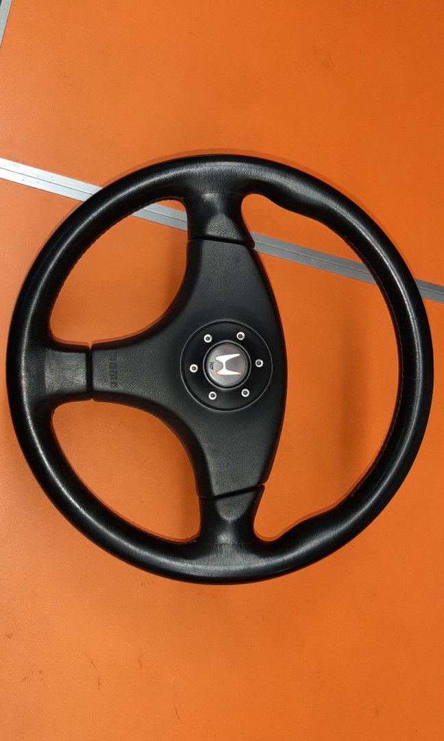 HONDA DC2R MOMO STEERING WHEEL, Car Accessories, Accessories on Carousell
