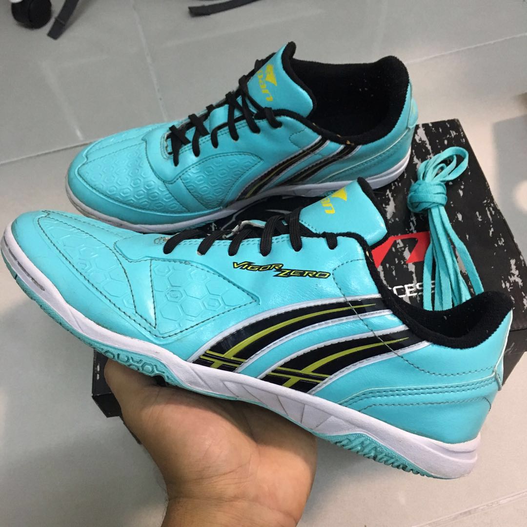 kasut futsal pan
