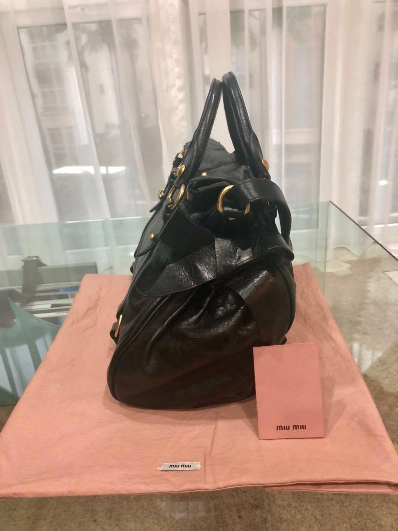 Bow bag leather handbag Miu Miu Black in Leather - 30998485