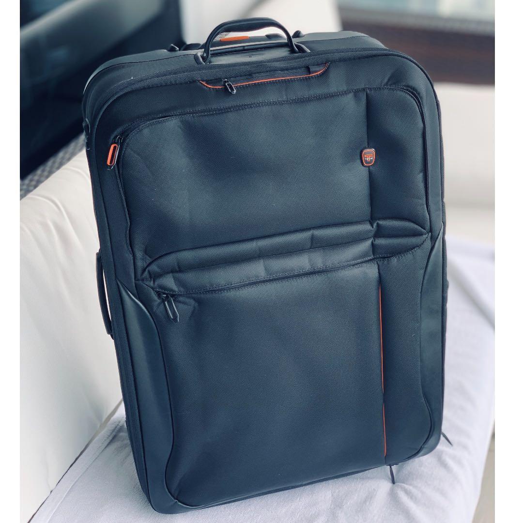 t tech luggage