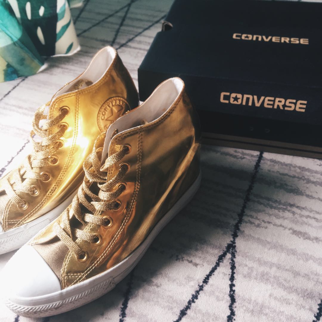 converse gold trainers