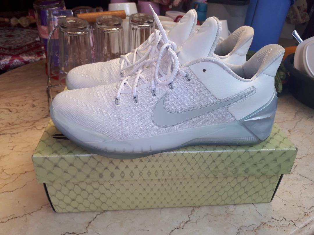 Kobe ad 2025 12 white