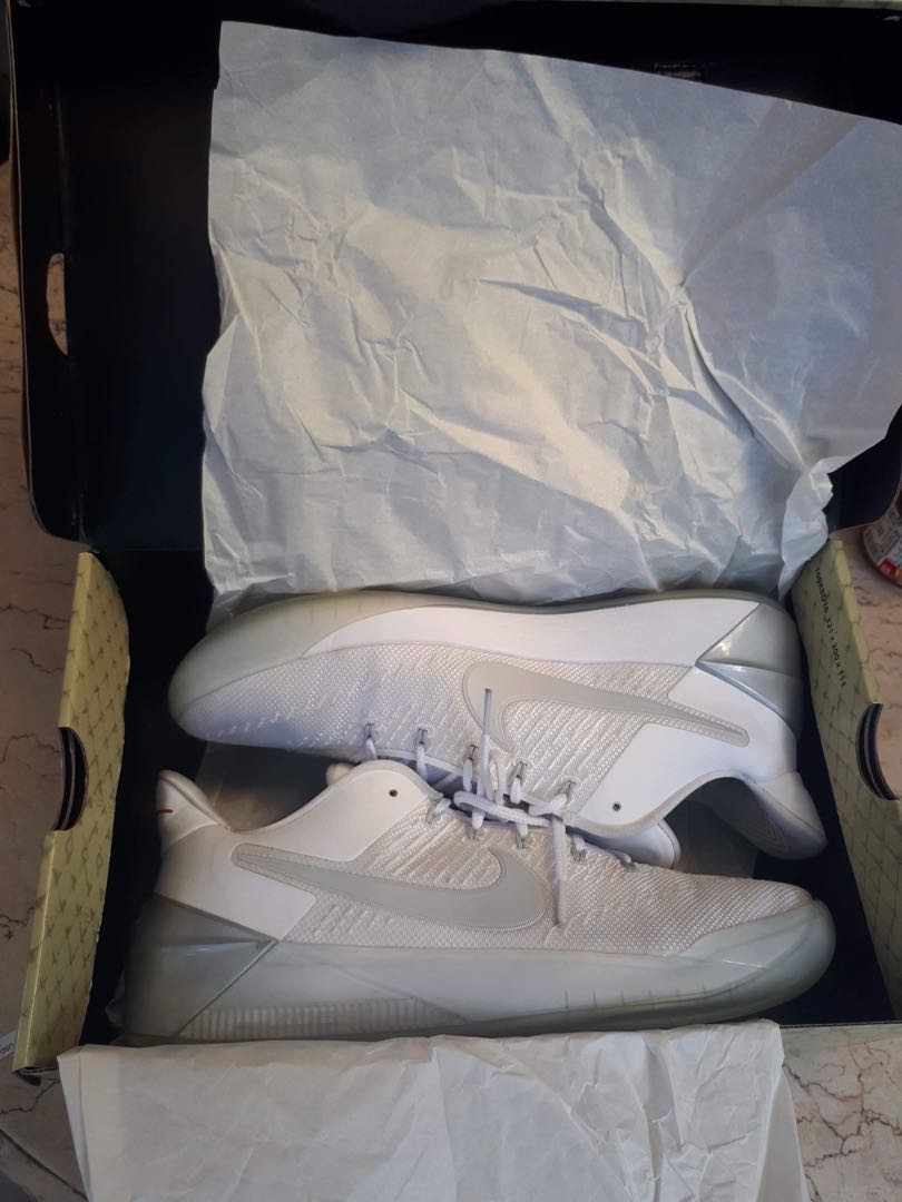 kobe triple white