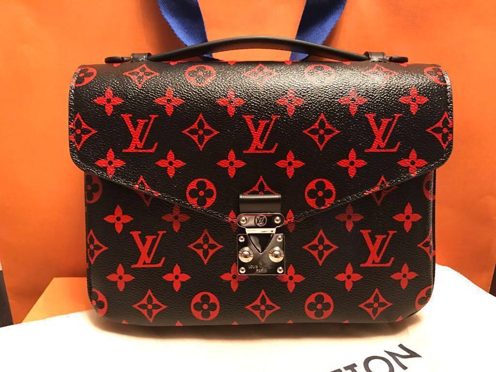 Túi Nữ Louis Vuitton X Yk Lock It Bag Black Red M21676  LUXITY
