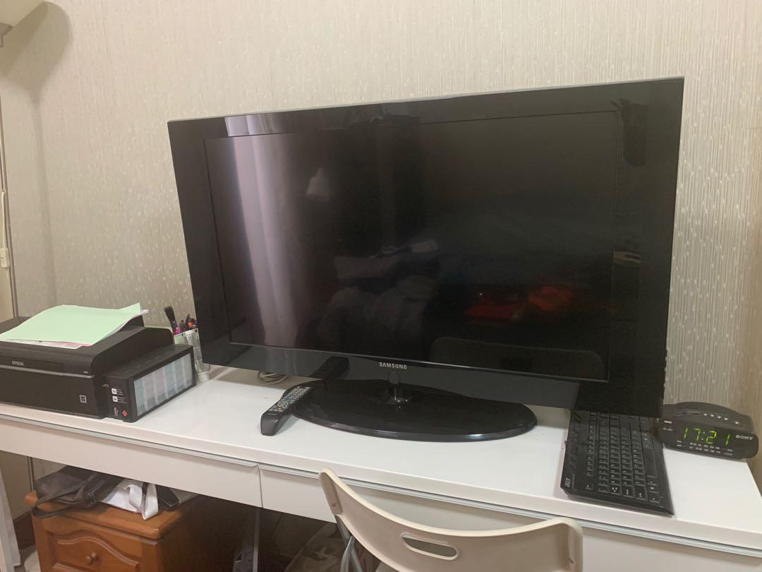 Samsung 40inch tv . Still new, TV & Home Appliances, TV & Entertainment