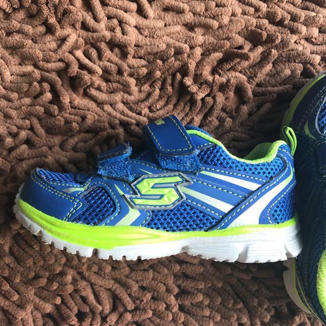 Skechers size outlet 6 toddler