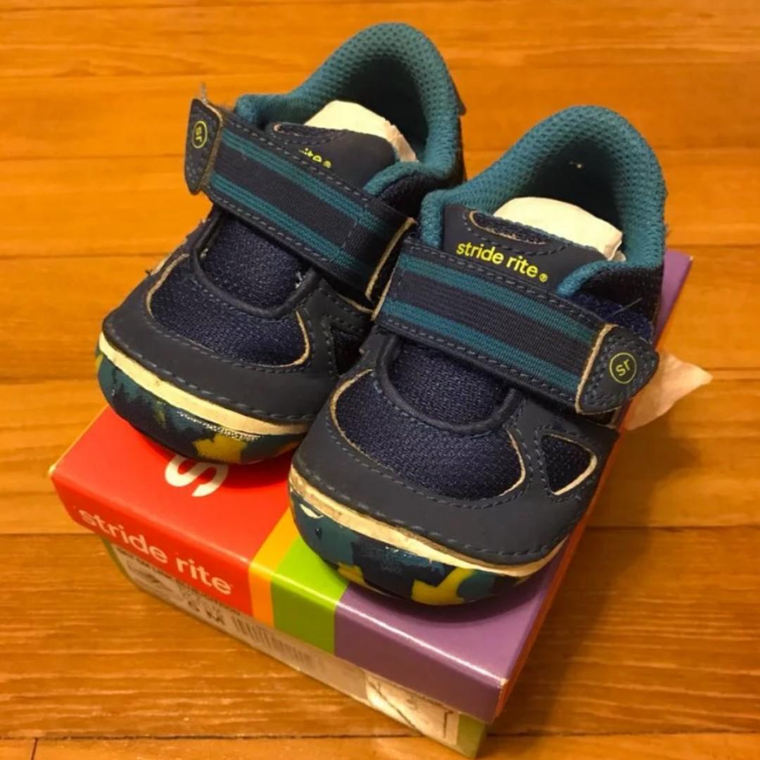 stride rite baby boy walking shoes