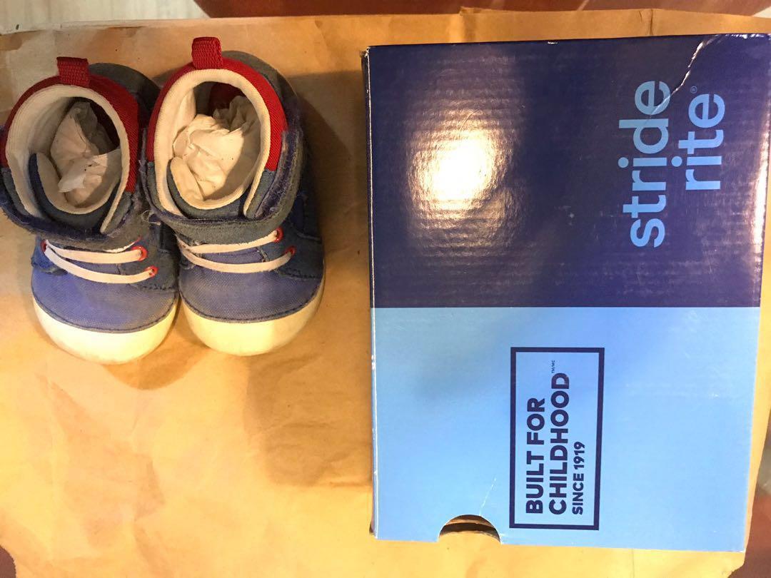 stride rite first walker shoes