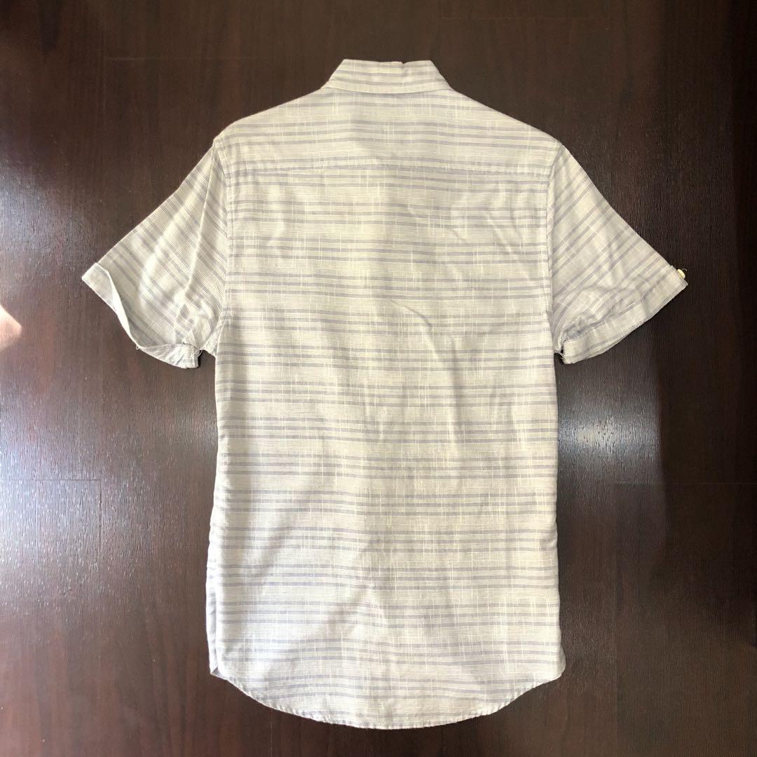 Topman Short-sleeved Polo (Category: Tshirts & Polo Shirts ) located in Marikina City. Submitted by lienonerom (Listing ID 226234027, Image 3). Description: Condition: 8.5/10 Issues: minor signs of wear Preferred meetups: Marikina, Cubao, and Sta. Lucia areas.