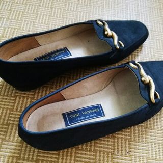 Tosi Vannino， Made in Italy 平底黑鞋，size: 37，新舊如圖629757739892491126