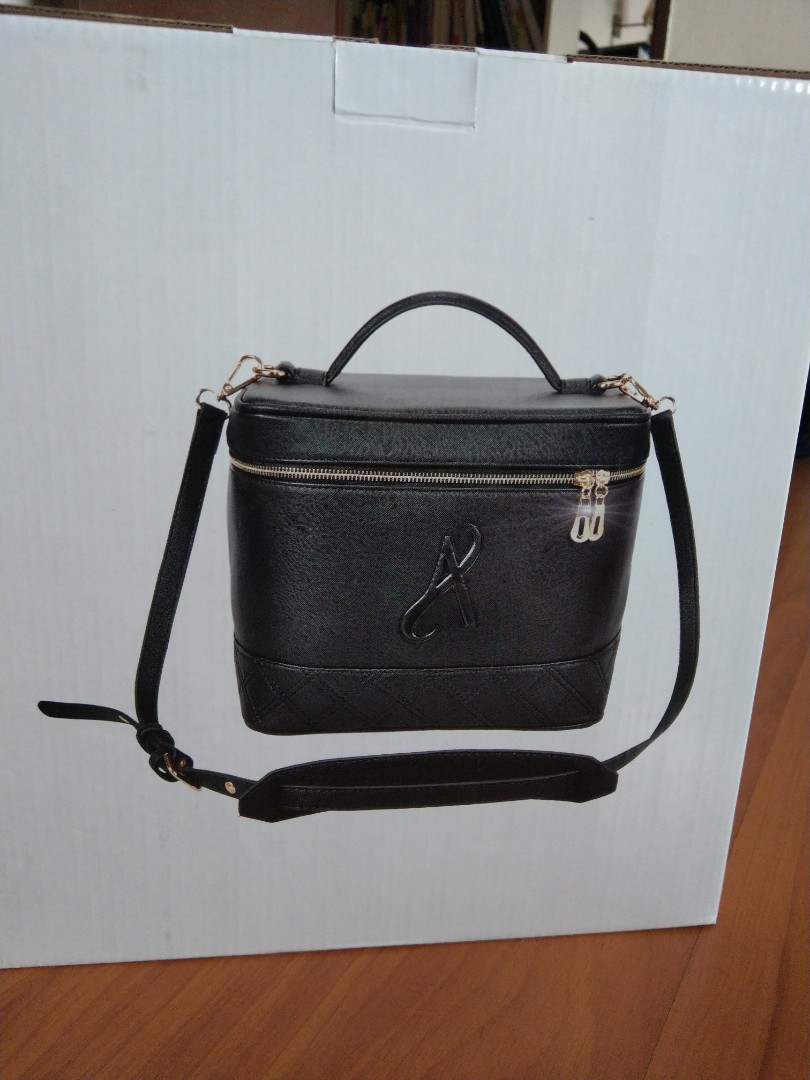 Artistry Make Up Facial Bag Black Pink X 2 On Carousell