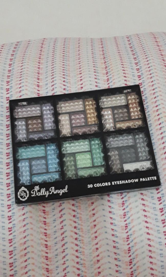 Dolly angel 30 colors eyeshadow palette, Beauty & Personal Care, Face
