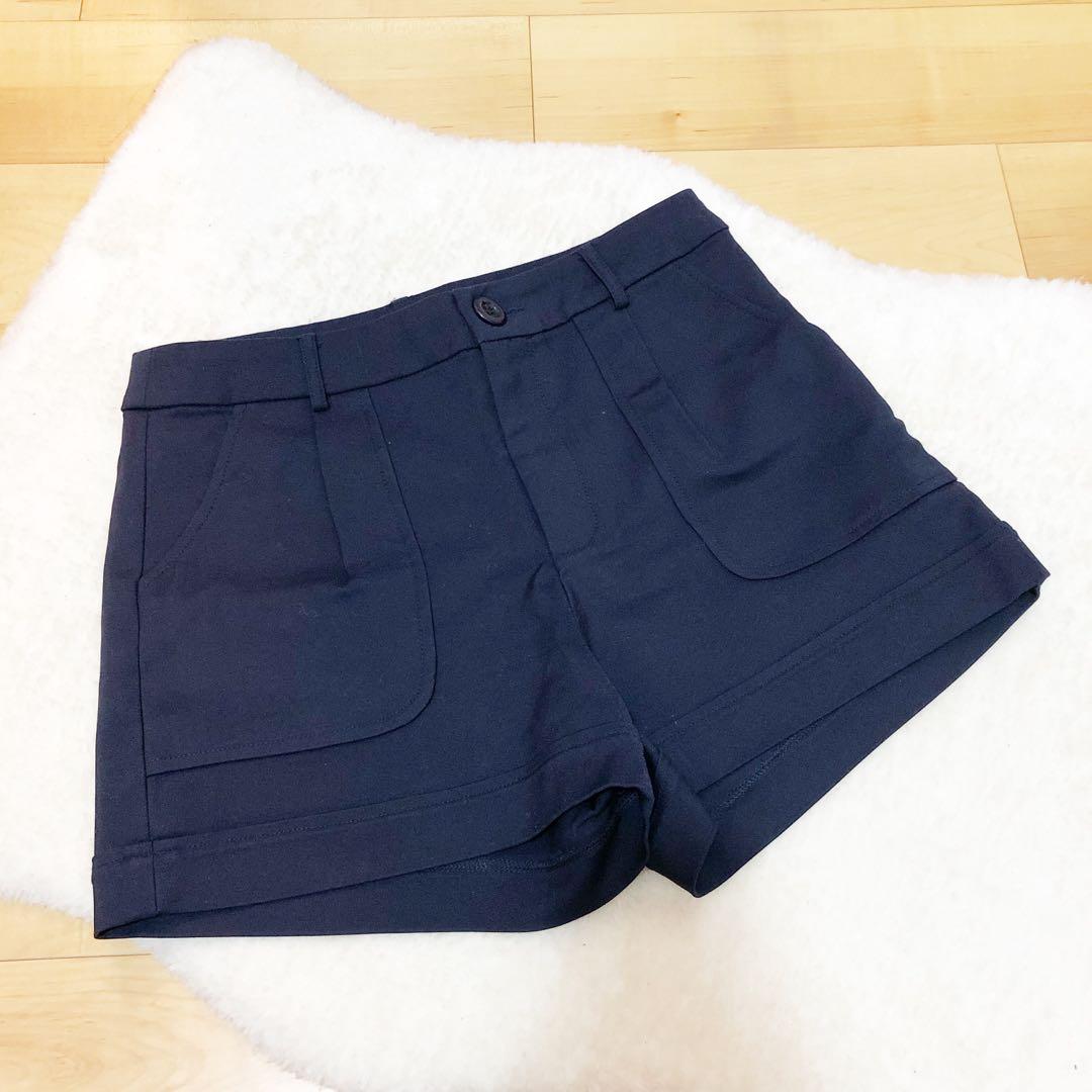 Formal Shorts Navy (Category: Shorts) located in Makati City. Submitted by crystalcheee (Listing ID 226398079, Image 1). Description: Lady casual formal shorts in Navy. Conduction: 100% good. .