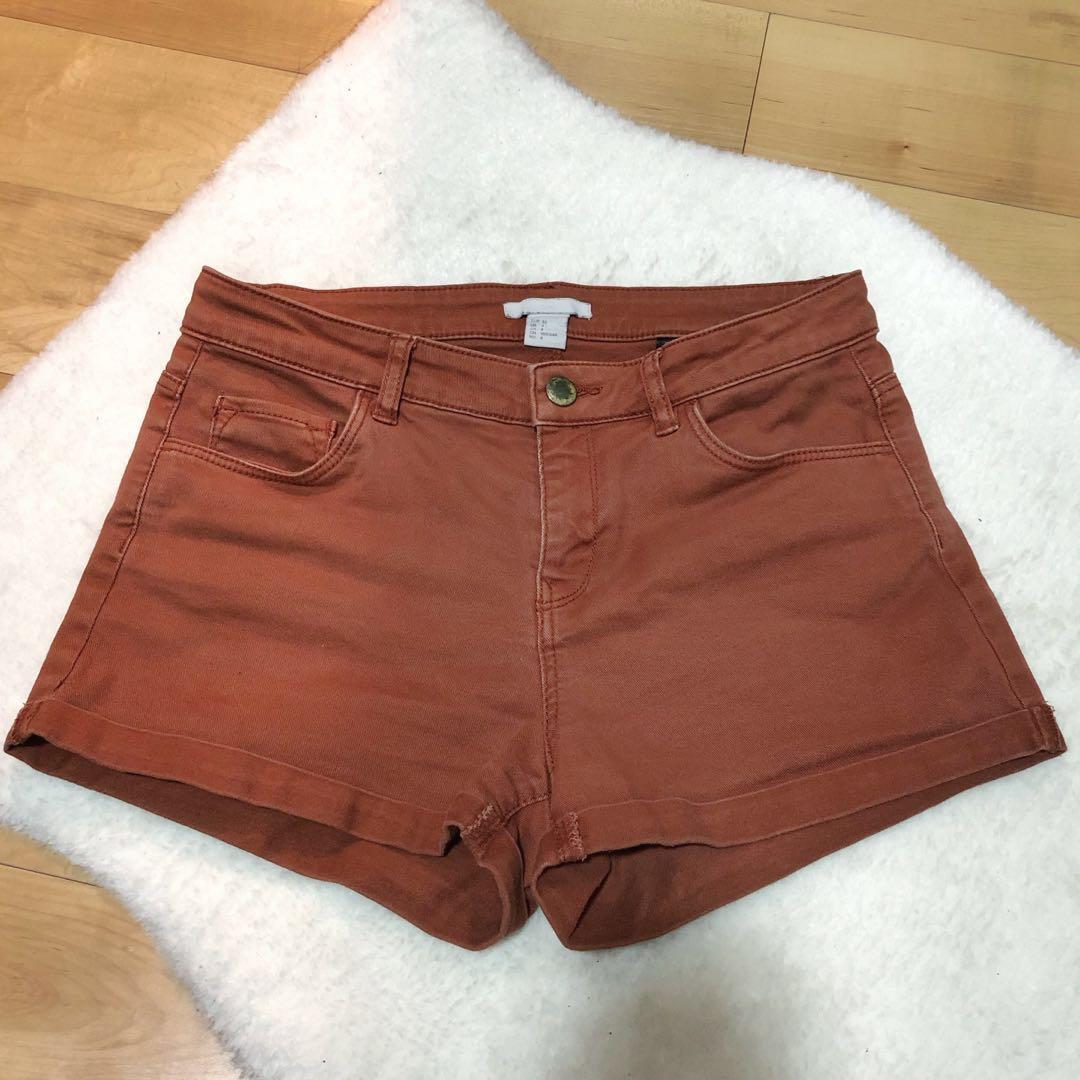 H&M High Waist Shorts Brown (Category: Shorts) located in Makati City. Submitted by crystalcheee (Listing ID 226380889, Image 1). Description: High Waist Shorts from H&M.
