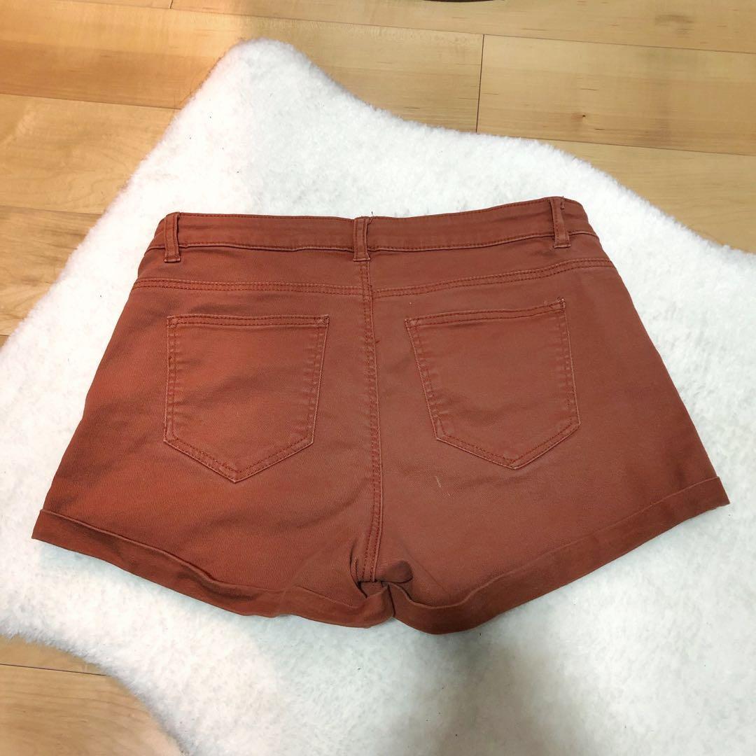 H&M High Waist Shorts Brown (Category: Shorts) located in Makati City. Submitted by crystalcheee (Listing ID 226380889, Image 2). Description: High Waist Shorts from H&M.