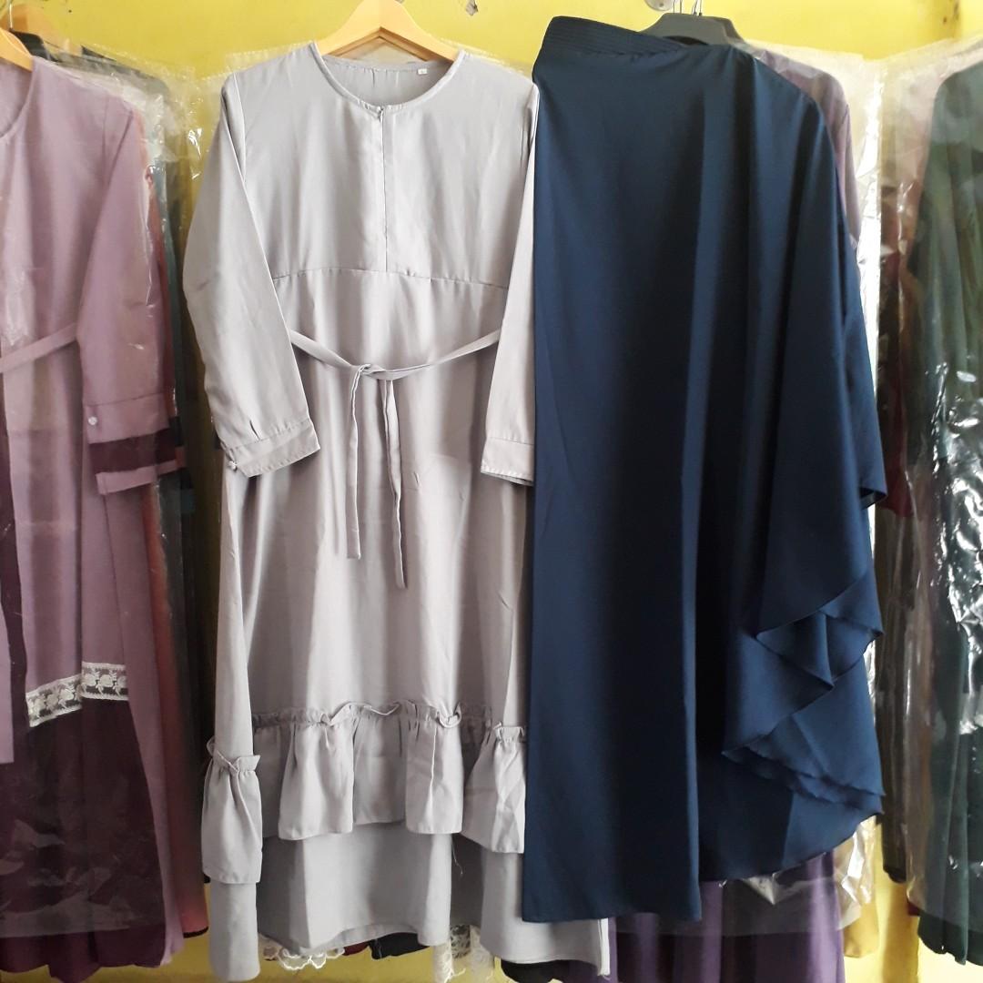 Set Gamis Kombinasi Abu Muda Navy Fesyen Wanita Muslim Fashion Lainnya Di Carousell Gamis ikat kombinasi cavaly abu. set gamis kombinasi abu muda navy