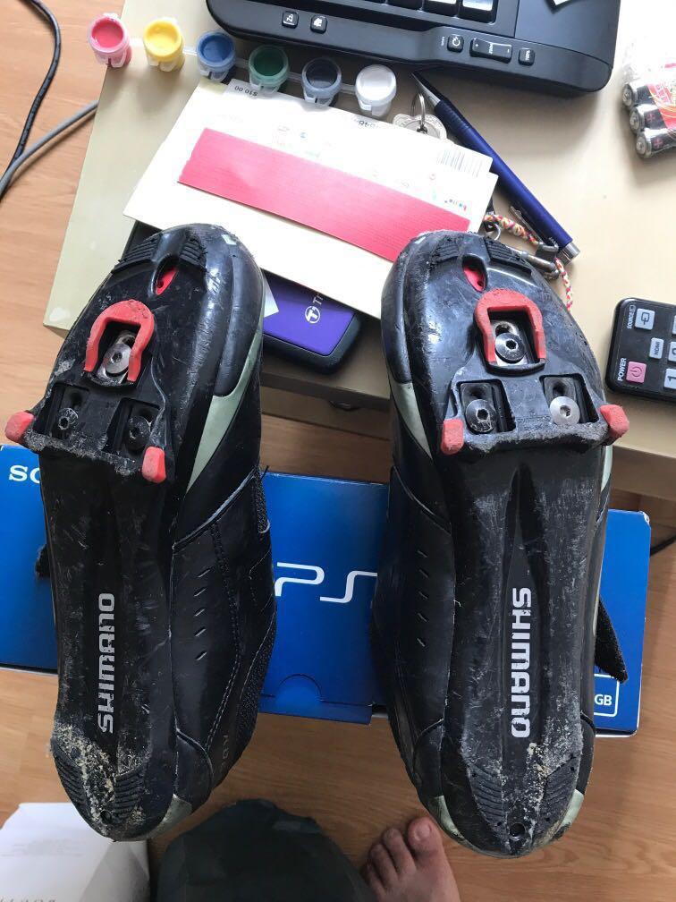 Shimano R064 clipless Shoe with cleat, Sports Equipment, Bicycles