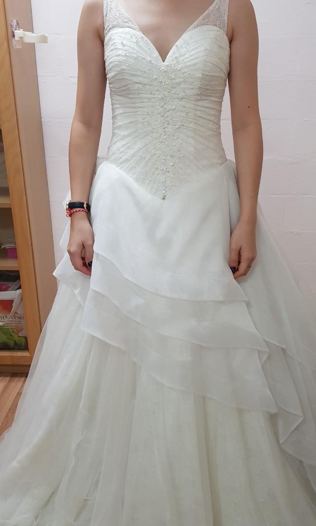 Wedding Gown Ivory Colour Free Size Women S Fashion Clothes