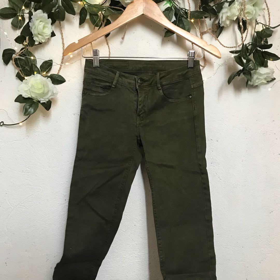 Zara Army Green Pants, Women's Fashion, Bottoms, Other Bottoms on Carousell