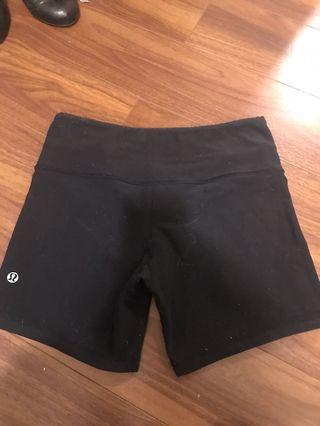 Size 4 women’s lululemon spandex shorts