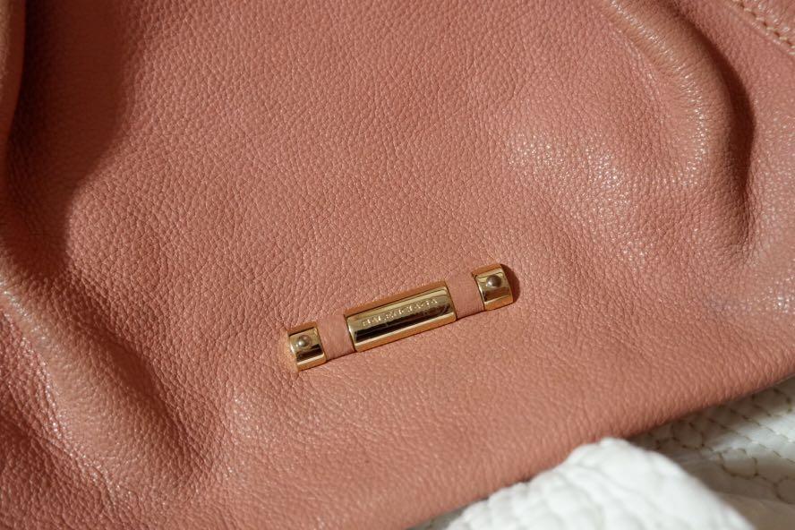 Balenciaga Bag (Category: Purses & Pouches) located in Pasig City. Submitted by mommykyc (Listing ID 226508793, Image 3). Description: Belenciaga Pre-Loved Bag Authentic with dustbag bought in Kumkang Korea. .