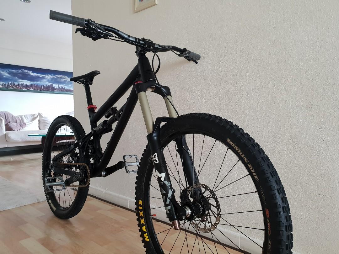 Banshee darkside for sale size m Sports Equipment Bicycles