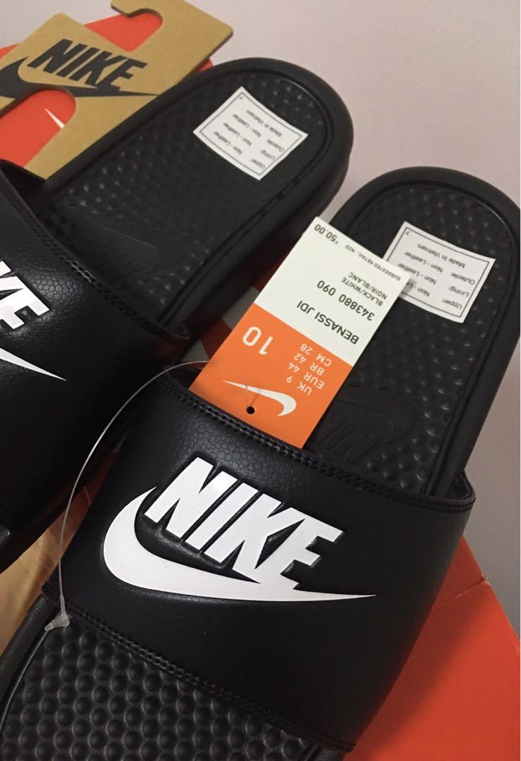 BNIB Nike Benassi Slides