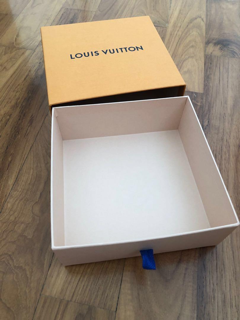 Brand new LV Louis Vuitton Box giftbox gift paperbags carriers