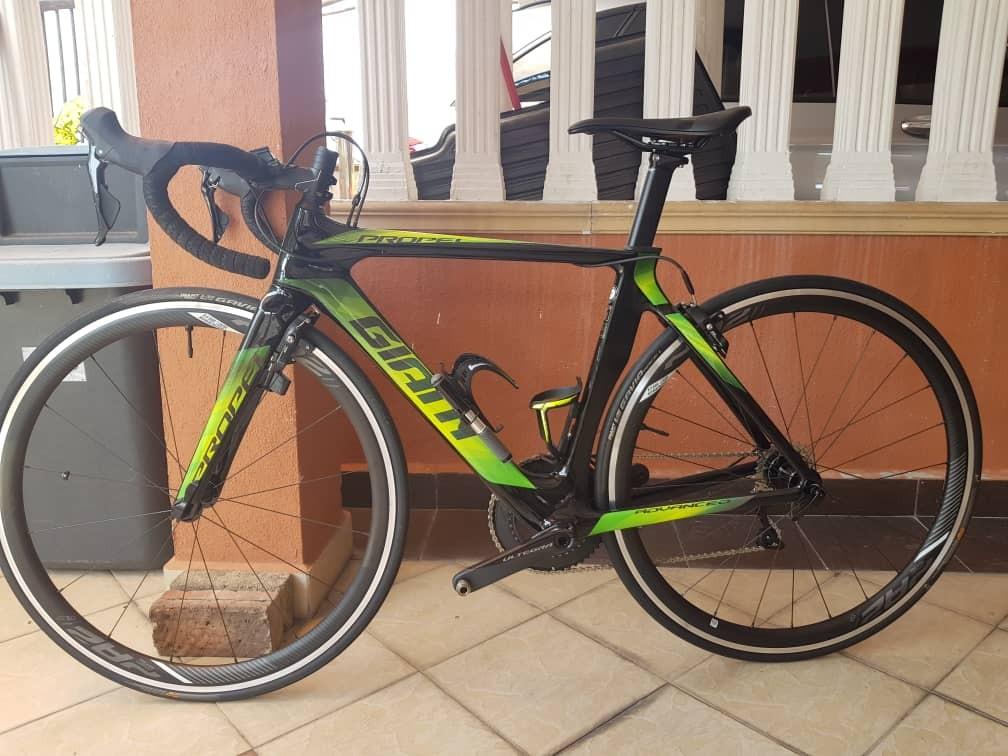 Giant propel advanced 1 2018 carbon road store bike green