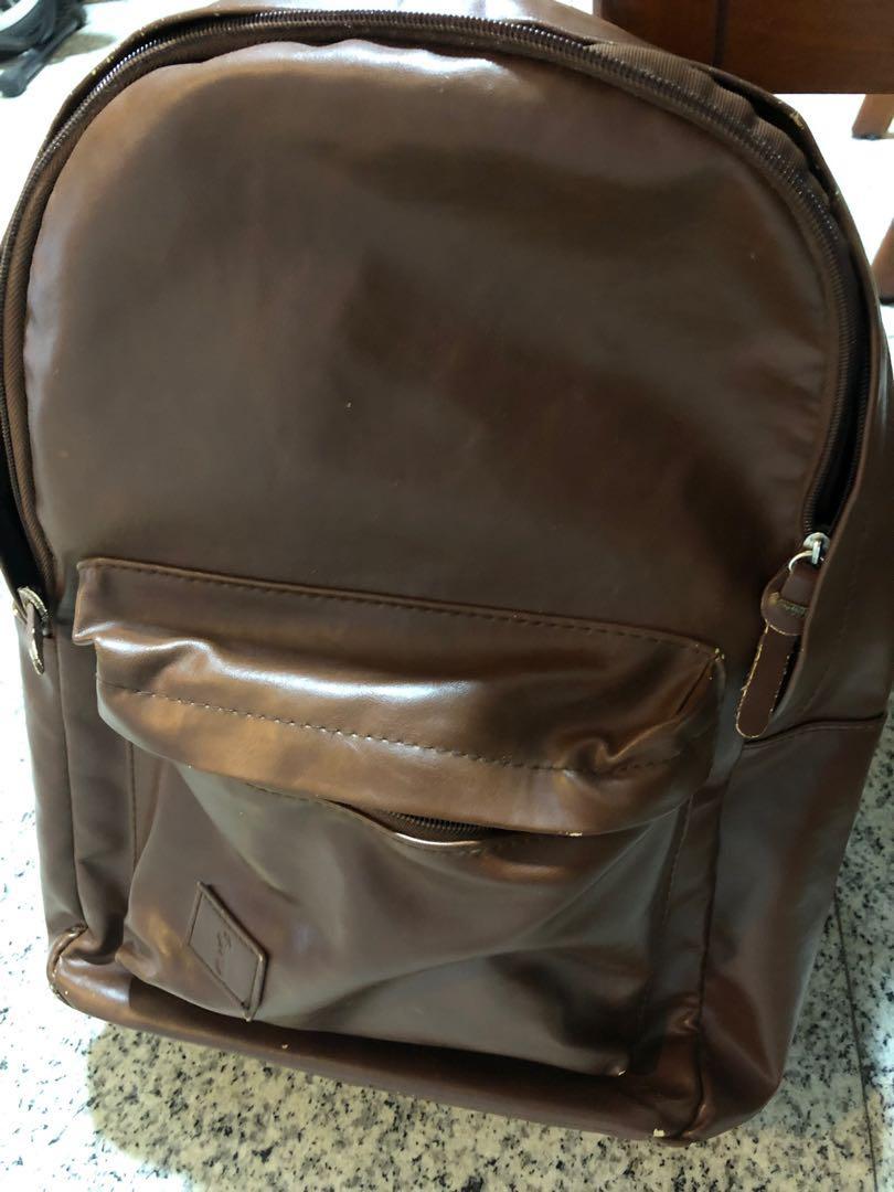 Leather lookalike backpack / vintage look, Men's Fashion, Bags