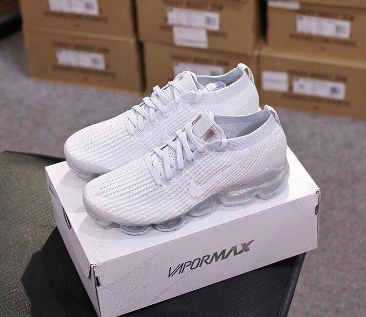 vapormax 3.0 triple white