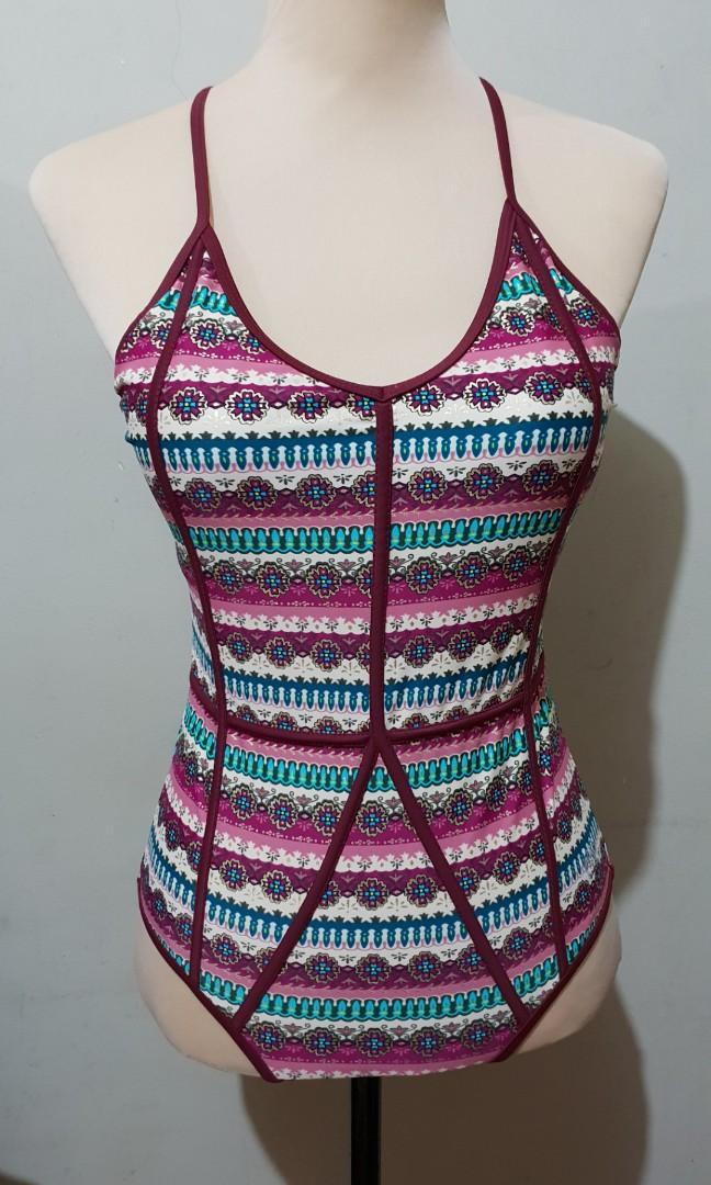 One piece swimsuit with print (Category: Bikinis & Swimsuits) located in Manila. Submitted by maizen (Listing ID 226503408, Image 1). Description: .