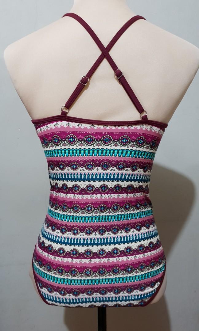 One piece swimsuit with print (Category: Bikinis & Swimsuits) located in Manila. Submitted by maizen (Listing ID 226503408, Image 3). Description: .