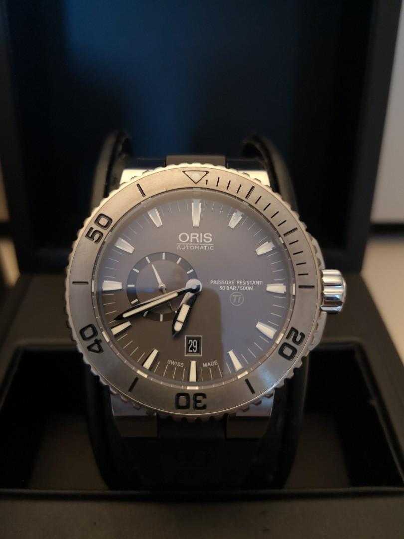 Oris aquis titan small second date best sale